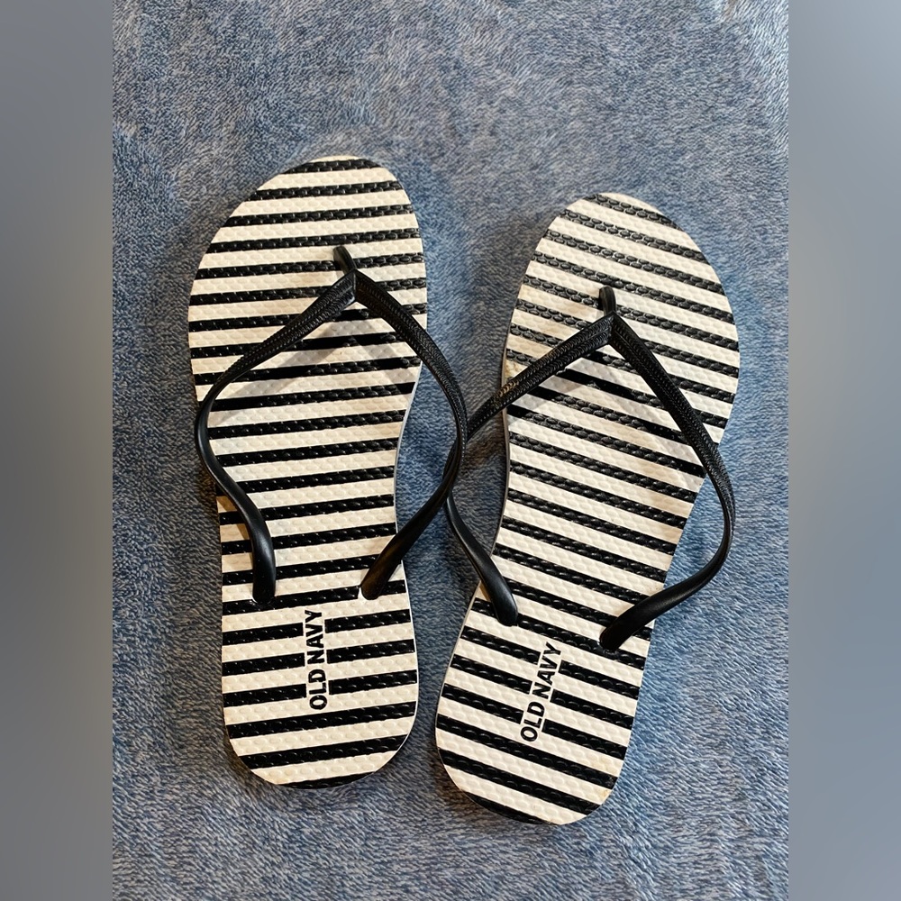 NWOT • old navy sandals • size 7